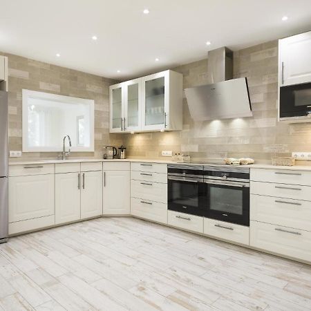 Sitges Spaces Mediterranean Apartments 5 Bedrooms, 4 Bathrooms, 75M2 Terrace, Centre Sitges- Sleeps 11 Bagian luar foto