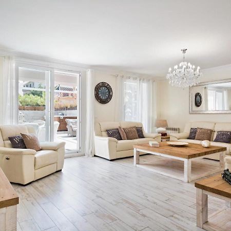 Sitges Spaces Mediterranean Apartments 5 Bedrooms, 4 Bathrooms, 75M2 Terrace, Centre Sitges- Sleeps 11 Bagian luar foto