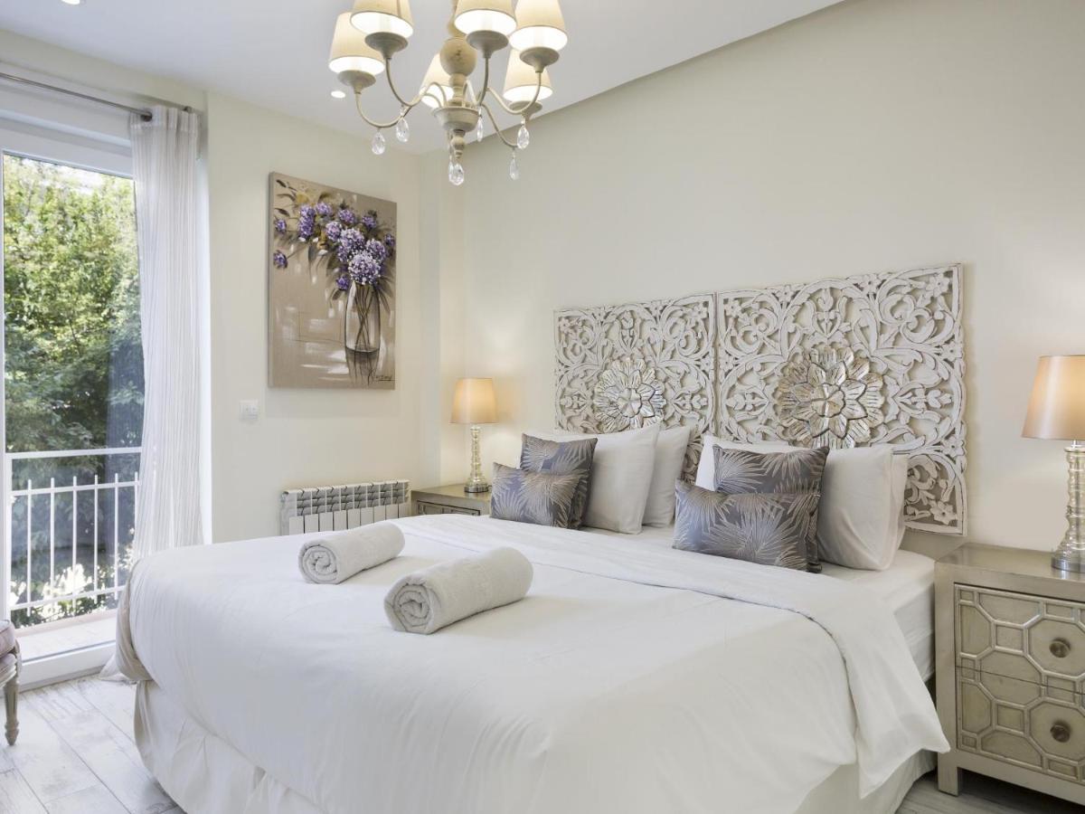 Sitges Spaces Mediterranean Apartments 5 Bedrooms, 4 Bathrooms, 75M2 Terrace, Centre Sitges- Sleeps 11 Bagian luar foto