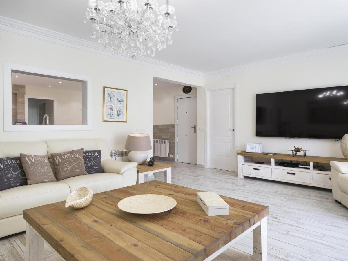 Sitges Spaces Mediterranean Apartments 5 Bedrooms, 4 Bathrooms, 75M2 Terrace, Centre Sitges- Sleeps 11 Bagian luar foto